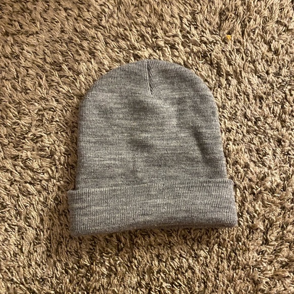 Simple Gray Beanie - Picture 1 of 2